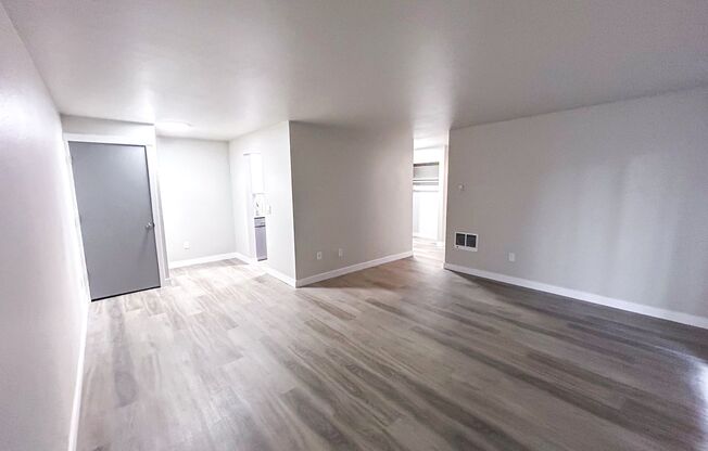 9100 Roosevelt Apartments
