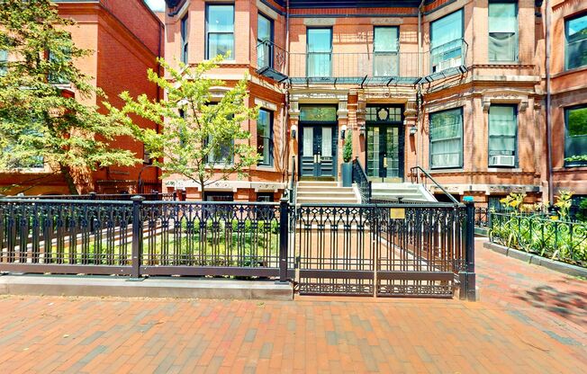 Nice 2 bed in Back Bay