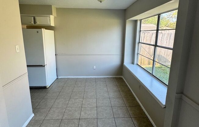 3 beds, 2 baths, $1,599