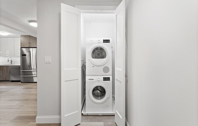 1 bed, 1.5 baths, 869 sqft, $3,750, Unit 401
