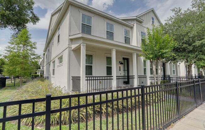 Available Now! 1401 E Michigan St, Orlando, FL 32806