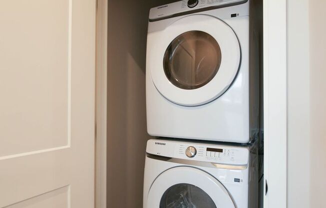 2 beds, 2 baths, 1,186 sqft, $2,700, Unit 508