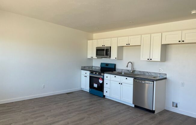 1 bed, 1.5 baths, 772 sqft, $1,100, Unit A