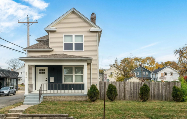 Elegant 3 Bed / 1.5 Bath Renovated Home in the Heart of Southern Orchards