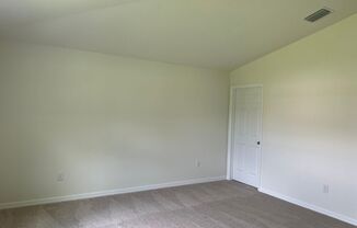 *Annual* Very Clean, 3 bedroom, 2 bath on corner lot