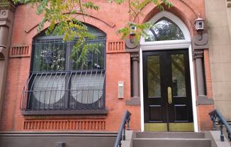 220 W 132 ST