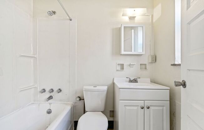 1 bed, 1 bath, 851 sqft, $975, Unit 309