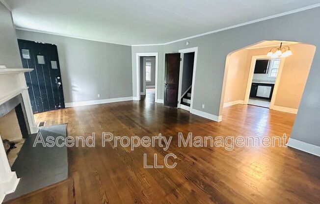 215 S MOORE RD
