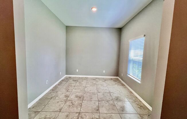 Modern & Spacious 3 Bed, 2 Bath Home in North Port