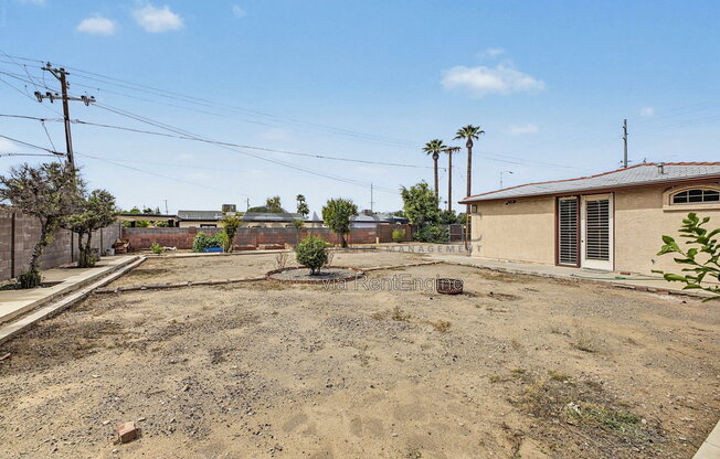 3 beds, 2 baths, 1,553 sqft, $2,300