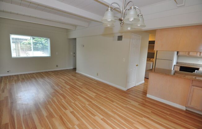 3 bed 1.5 bath Condo available now! 532 Tyrella Ave, #2, Mountain View, CA 94043