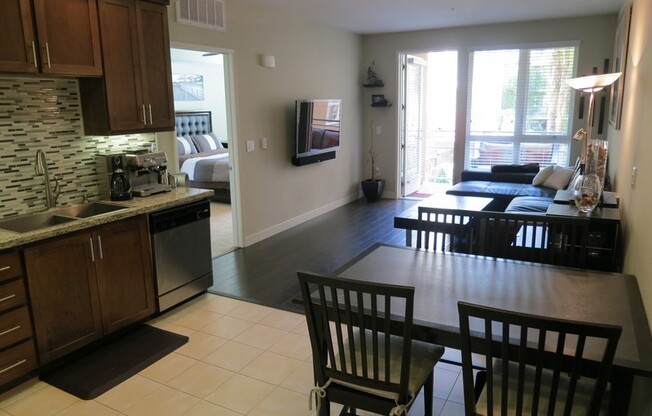 1 bed, 1 bath, 740 sqft, $2,900, Unit 326