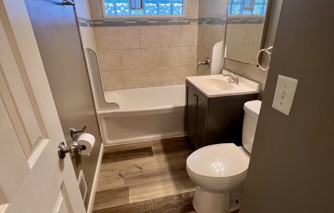 5938 5940 N 61 ST