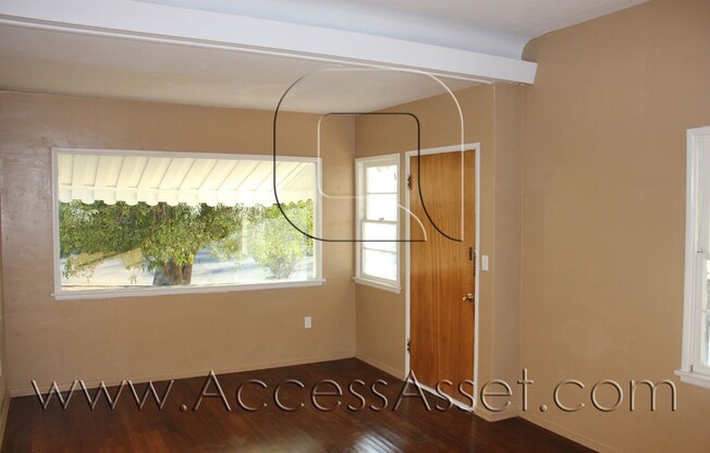 Charming 1 Bed/1 Bath Bottom Unit In The Heart Of Lake Elsinore!