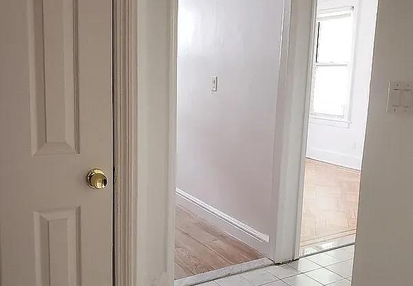 5502 17 AVE