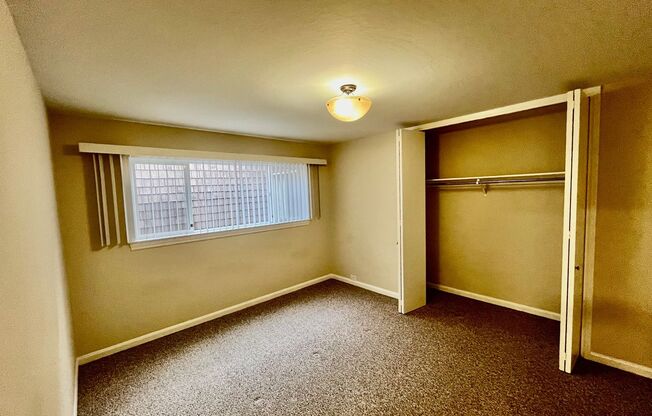 2 beds, 1 bath, $3,400