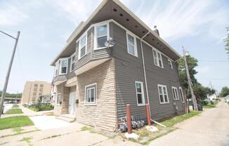 3907 7 AVE