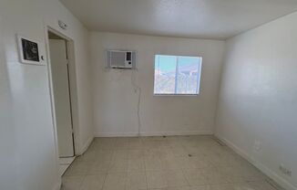 Studio, 1 bath, $695, Unit 3