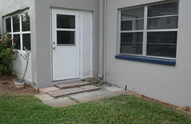 2 beds, 1 bath, $1,695