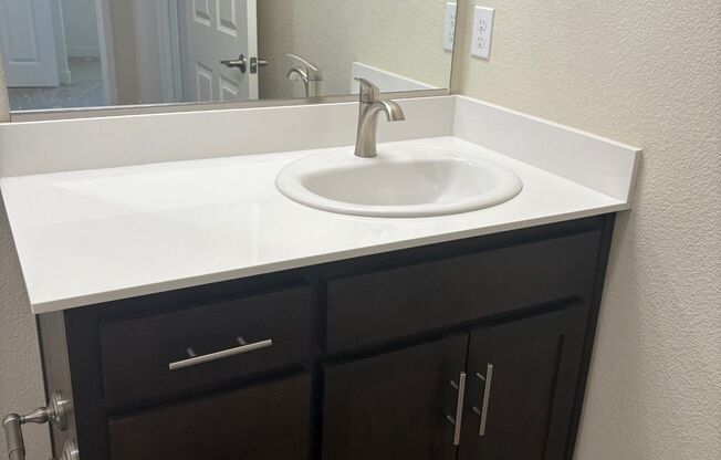 2 beds, 2 baths, 1,033 sqft, $2,238, Unit 1663 - 1305