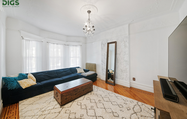 685 E 22 ST