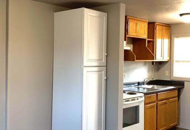 7001-2t - 519, 525, 523 A&amp;B SE I Street