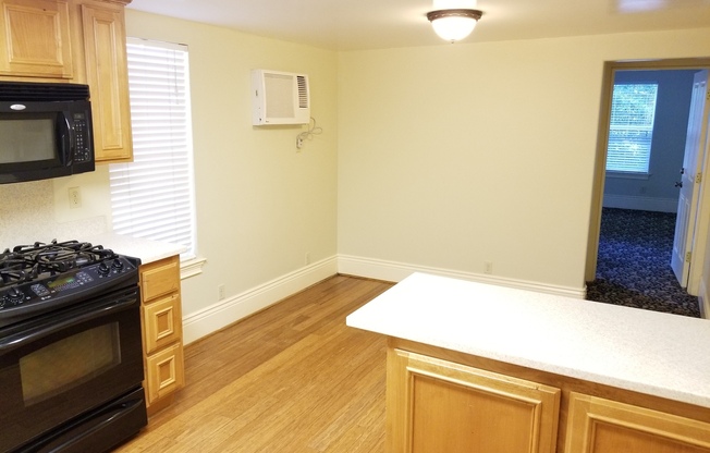 1 bed, 1 bath, 555 sqft, $1,375, Unit Unit 6