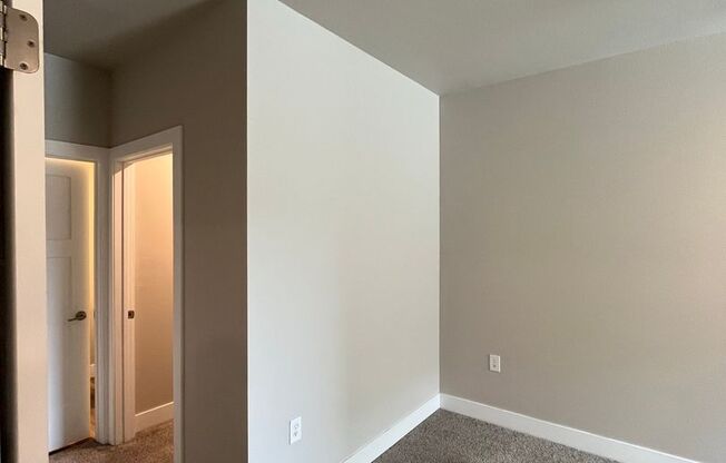 2 beds, 2 baths, 923 sqft, $1,550