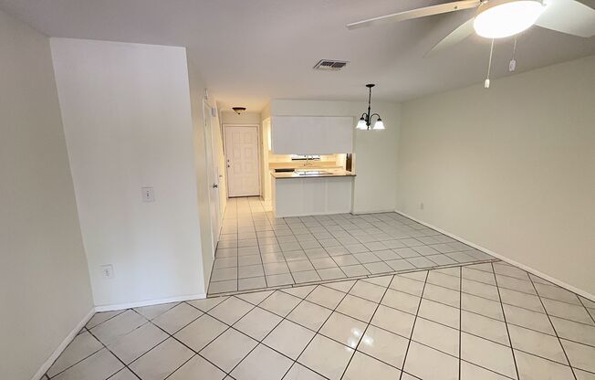 Newly renovated 2 bedroom Townhouse for Rent near Dale Mabry and Waters!