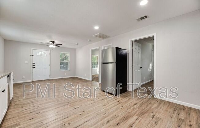 4702 COLLINS AVE