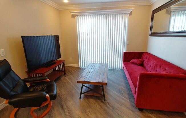 2 beds, 2 baths, 960 sqft, $2,895, Unit 101