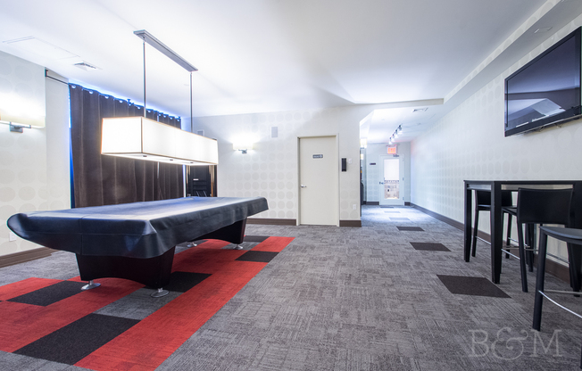 2 beds, 1 bath, $4,300, Unit 5B