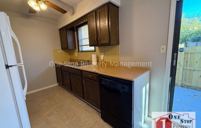 3 beds, 2 baths, $1,350