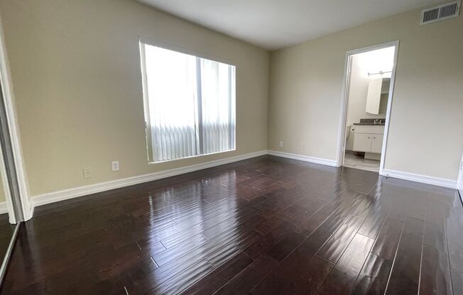 2 beds, 2 baths, $2,895, Unit 205