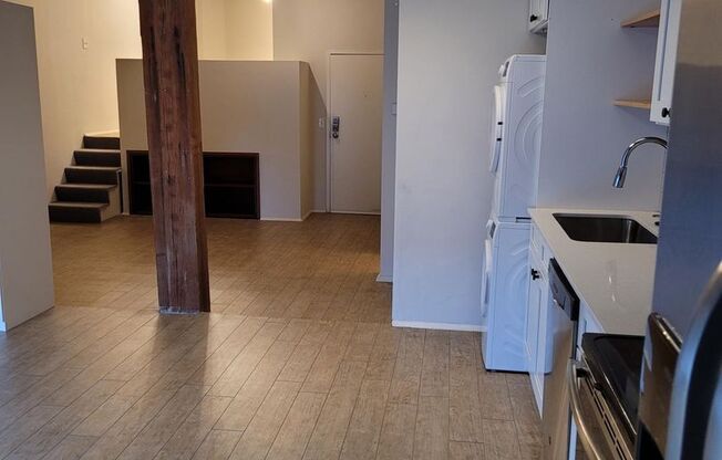 1 bed, 1 bath, 726 sqft, $1,300, Unit 306