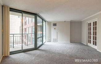 480 North MCCLURG Court