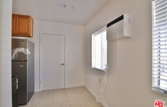 1 bed, 1 bath, 500 sqft, $1,800, Unit 1