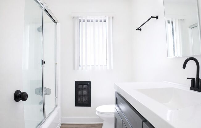 3 beds, 1.5 baths, 1,200 sqft, $2,695, Unit 859-04