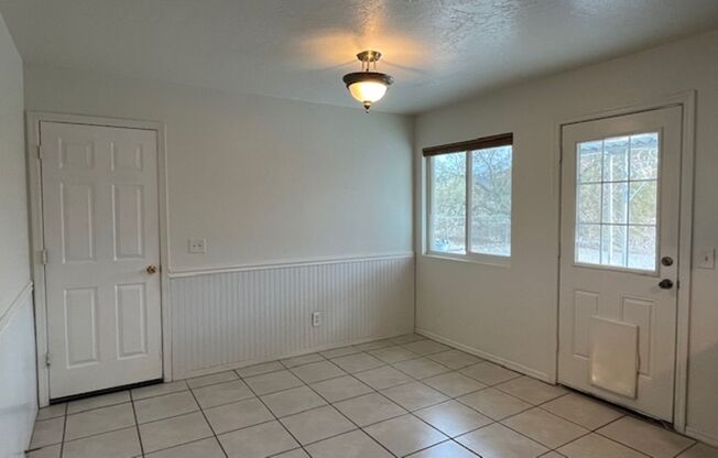 3 beds, 2 baths, $1,650