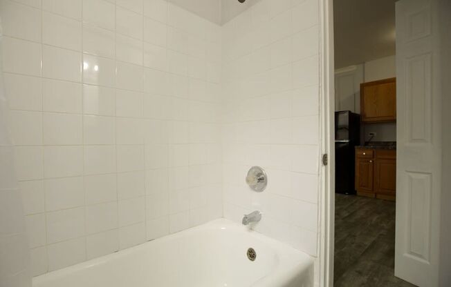 Studio, 1 bath, $1,025, Unit 412