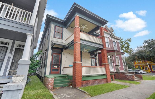 2 BED | 1 BATH | STARLAND DISTRICT