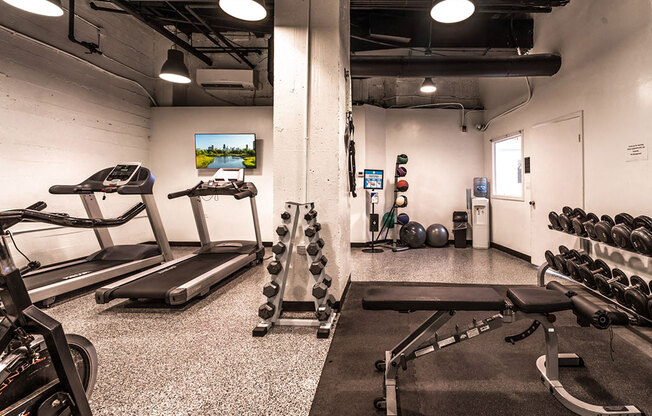 24 Hour Fitness Center at 14 West Elm Apartments, Illinois