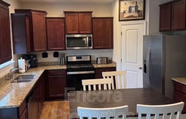 1617 MADDOX PARK DR