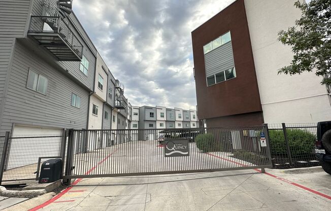 Townhome in Downtown San Antonio, next to The Pearl and the Newell St. Riverwalk Entrance