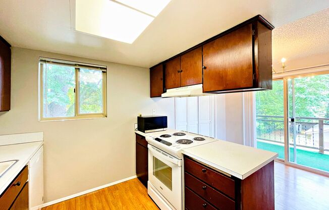 W. Beech St (6130)(m)