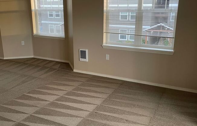 3 beds, 2 baths, 1,180 sqft, $1,795, Unit 1684-301