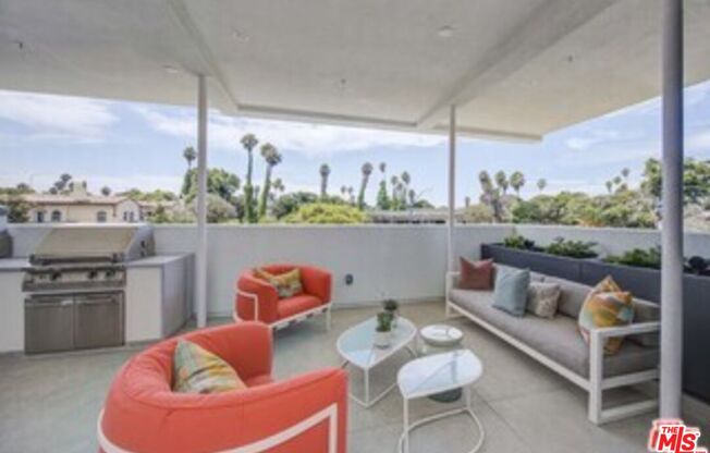 Studio, 1 bath, 460 sqft, $1,712, Unit 1330