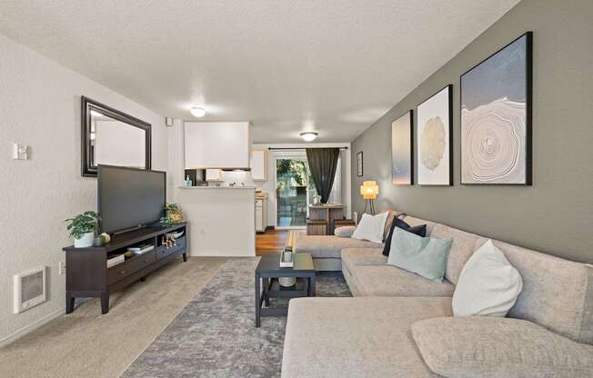 Welcome to Clackamas Trails | Portland Apartments