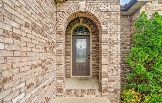 3 Bedroom 2 Bath Pet Friendly Home For Rent!