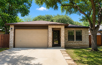 Hunters Chase 3 Bedroom Near UTSA, Medical Center, La Cantera and Much, Much More!